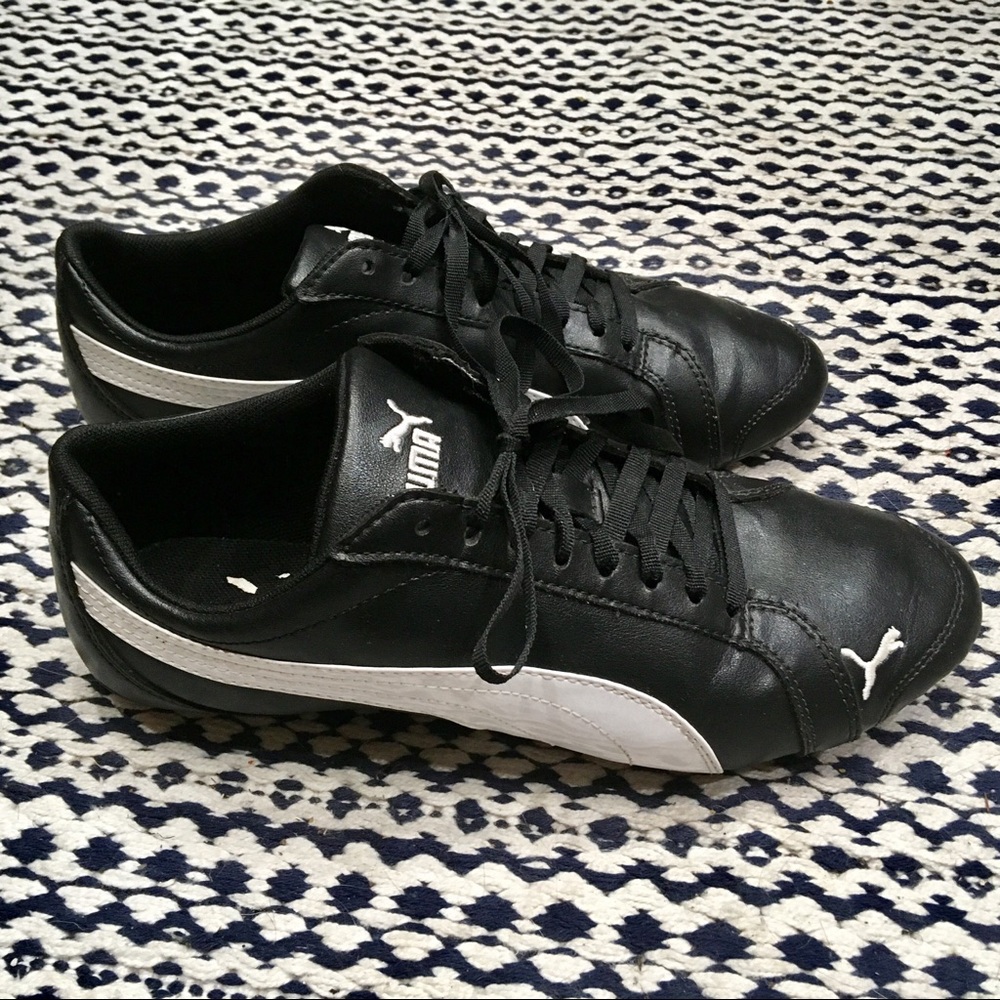 Ladies Puma Athletic Shoes Size 8.5